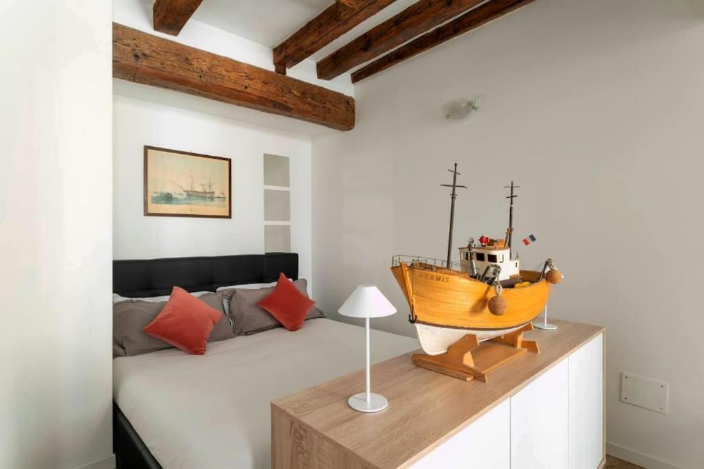 Ca 3 Leoni - Romantic House In The Heart Of Венеция Экстерьер фото