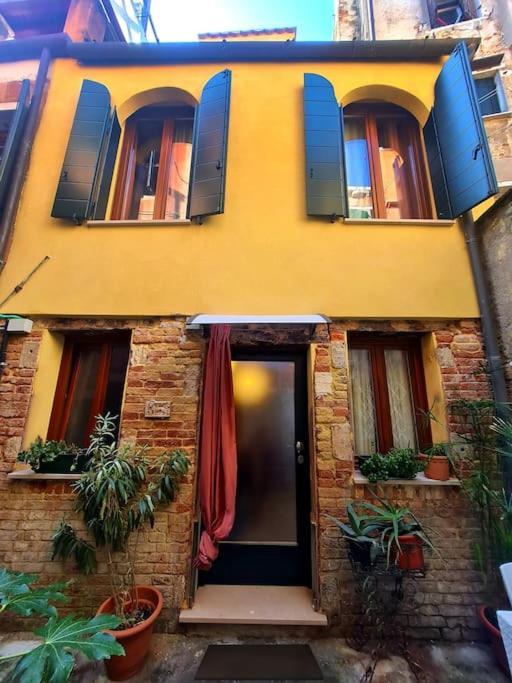 Ca 3 Leoni - Romantic House In The Heart Of Венеция Экстерьер фото