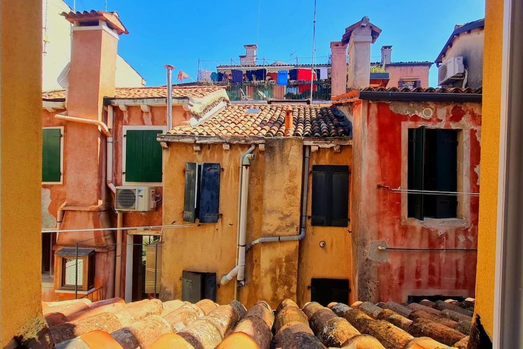 Ca 3 Leoni - Romantic House In The Heart Of Венеция Экстерьер фото
