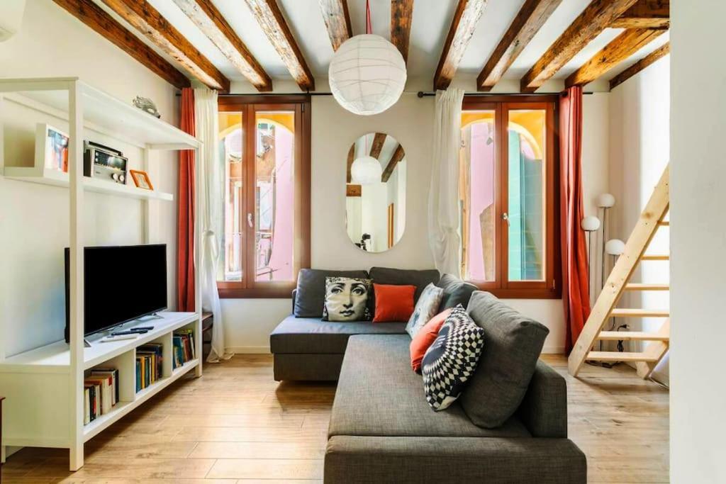 Ca 3 Leoni - Romantic House In The Heart Of Венеция Экстерьер фото