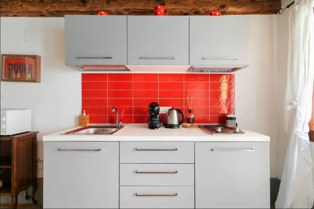 Ca 3 Leoni - Romantic House In The Heart Of Венеция Экстерьер фото